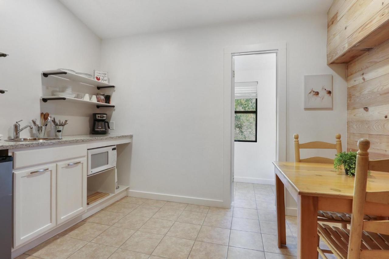 Wimberley Log Cabins Resort And Suites- Unit 2 מראה חיצוני תמונה